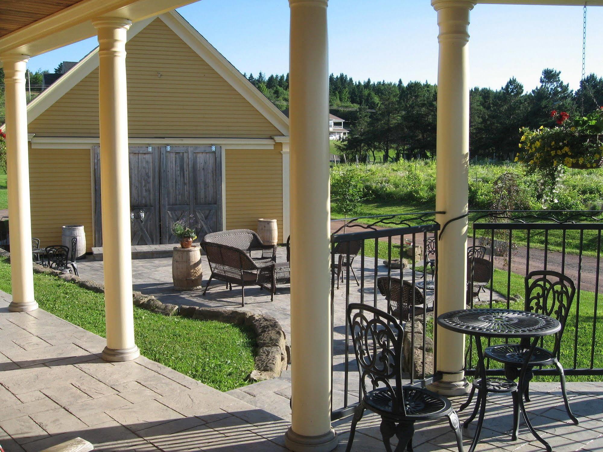 Magnetic Hill Winery Hotell Moncton Exteriör bild