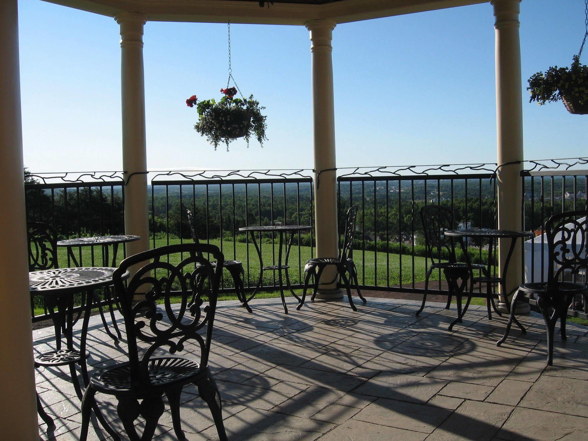 Magnetic Hill Winery Hotell Moncton Exteriör bild